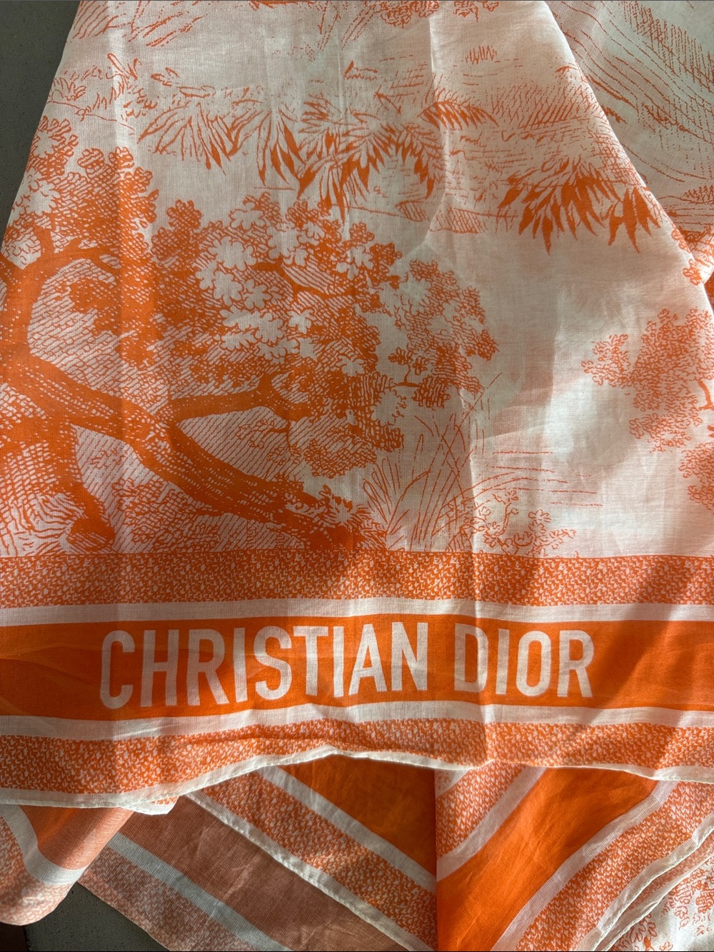 Dior Wrap - Picture 4 of 6